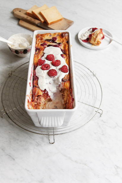 Pudding au beurre de cacahuètes, framboises et gelée de framboises